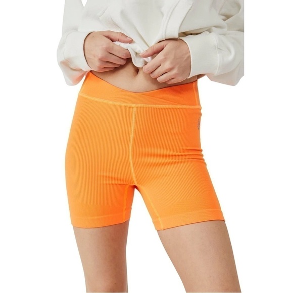 NWT FP Movement Free PEOPLE Free Throw Crossover Biker Shorts / Burning - Picture 3 of 6